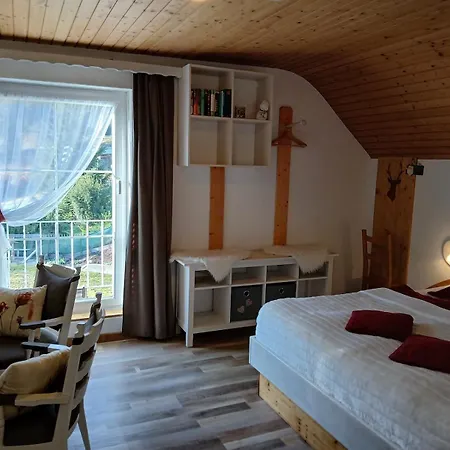 Haus Holunder Апартаменты Вайсбриах